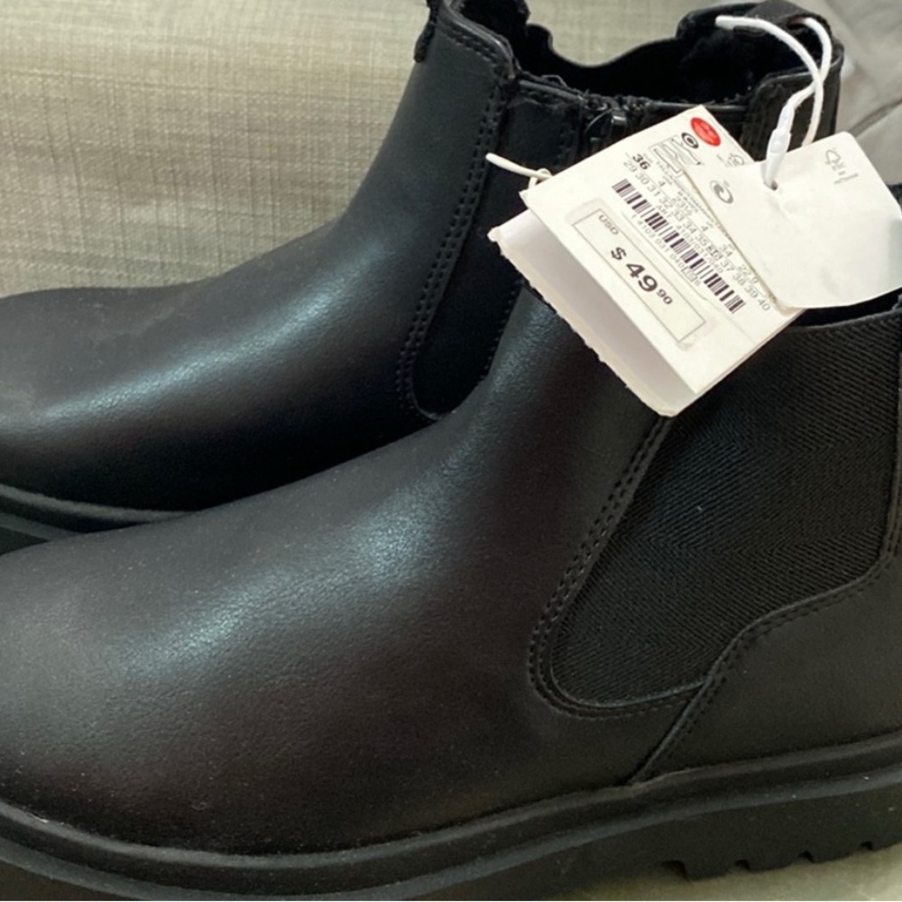 Black Zara boots size 33 kids 1.5